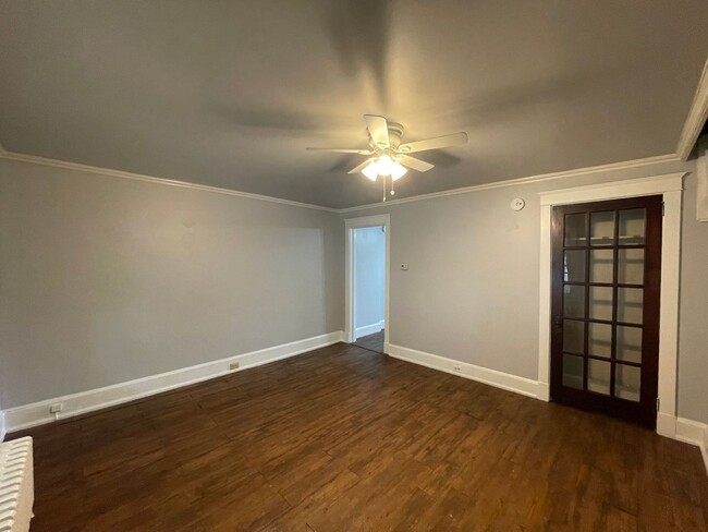 Building Photo - 2 Bedroom Single Family Home in Lancaster!