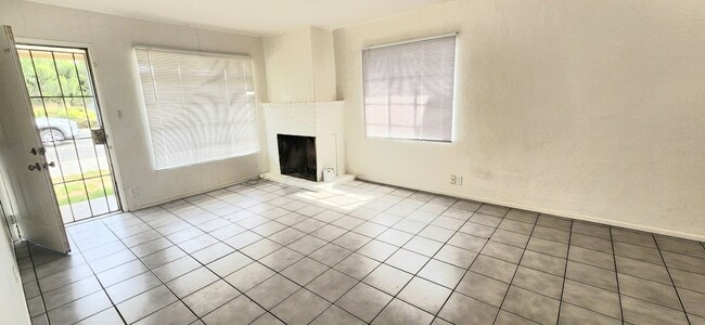 Building Photo - Charming 3 Bedroom, 1 Bathroom Available for Rent