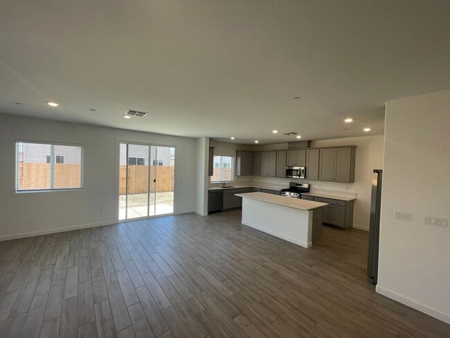 Building Photo - Brand New 4br/2.5ba with separate 1br apt ...