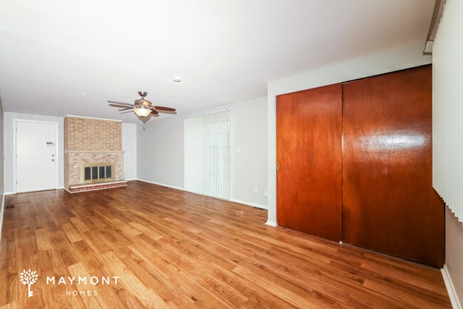 Building Photo - 725 Albert St