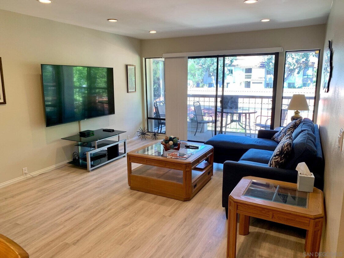 Foto principal - 12575 Oaks N Dr