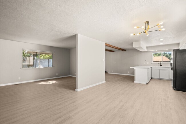 Foto del edificio - Northeast Heights Gem