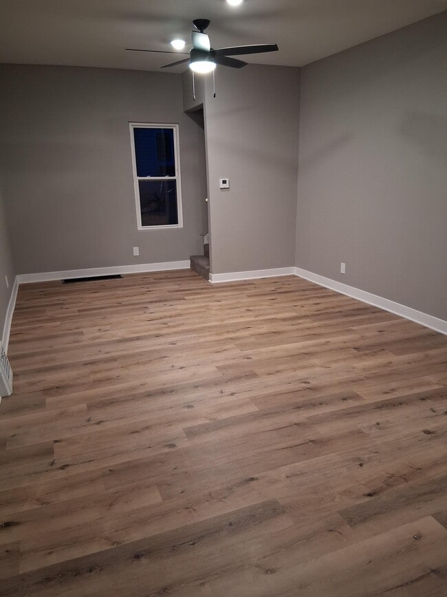 Sala de estar - 1714 E Walnut St