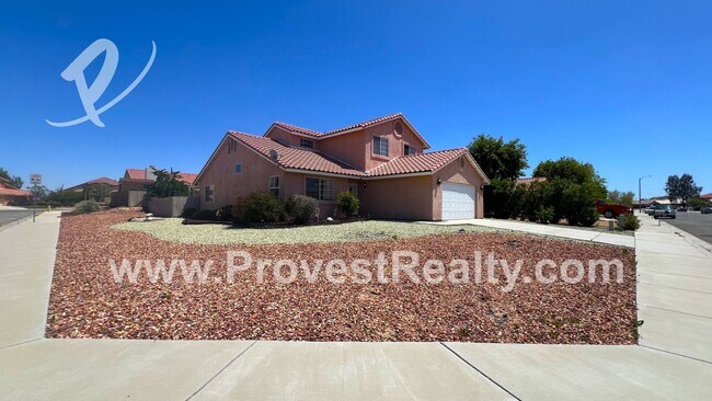 Foto del edificio - 3 Bed, 2.5 Bath Home with Downstairs Prima...