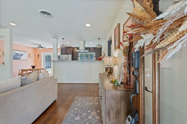 Foto del edificio - 1119 W 30th St