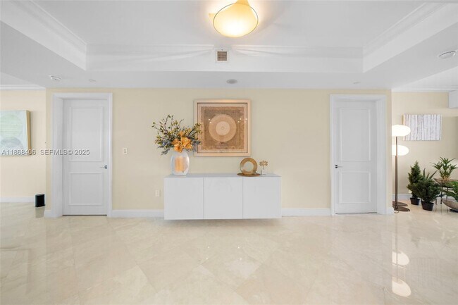 Building Photo - 781 Crandon Blvd