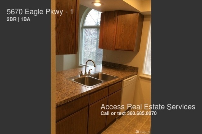 Foto del edificio - 5670 Eagle Pkwy