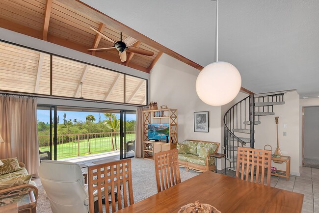 Foto del edificio - Stunning 3-Bedroom Condo with Golf Course ...