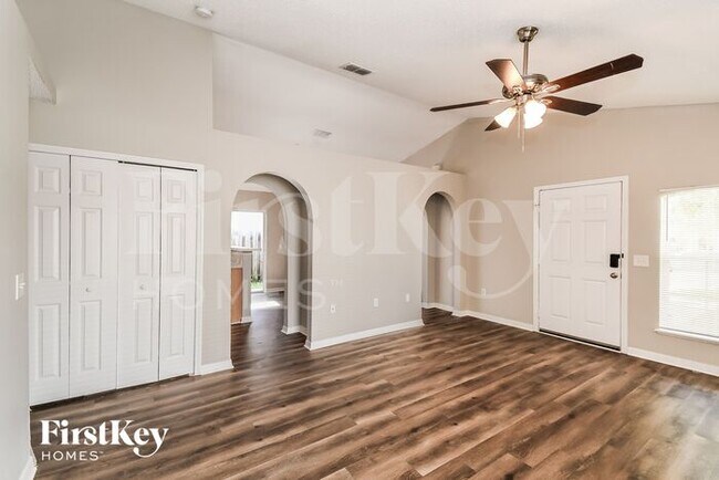 Foto del edificio - 6565 Gentle Oaks Dr