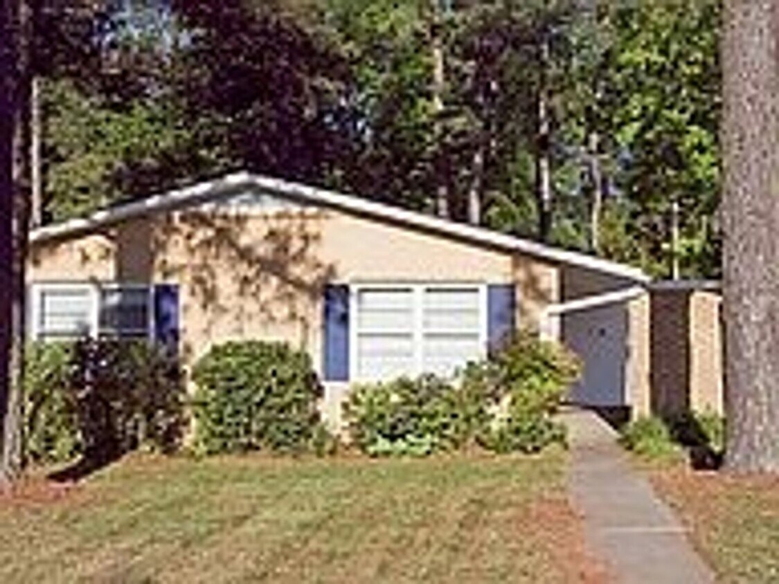 Building Photo - Charming 3BR, 2BA & Convenient Living on North Duke Street