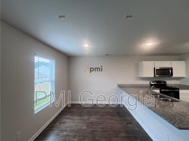 Building Photo - 106 Sarah Ln