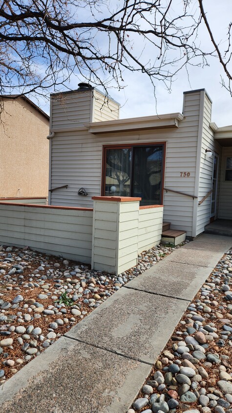 Front Entrance and Deck - 750 Piedra Dr