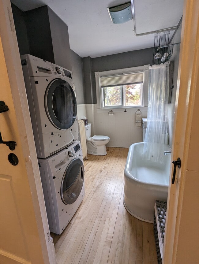 Building Photo - 519 Carson St