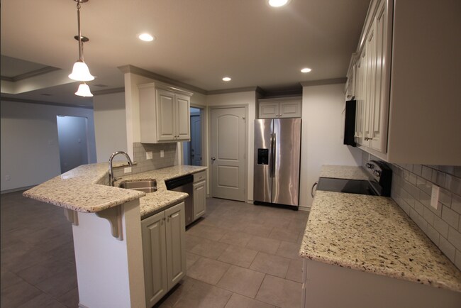 Foto del edificio - Beautiful 3 Bedroom 2 Bathroom Townhouse i...