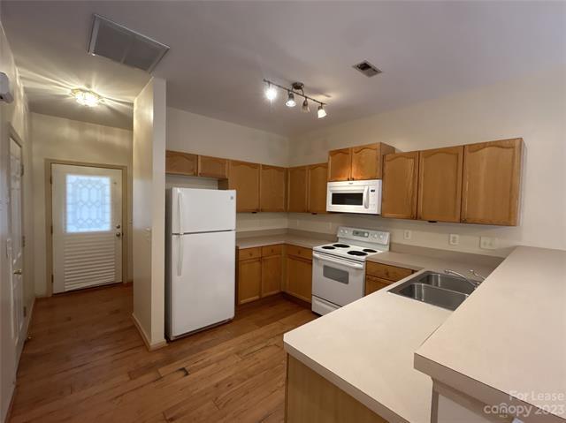 Foto del edificio - 225 Doughton Ln