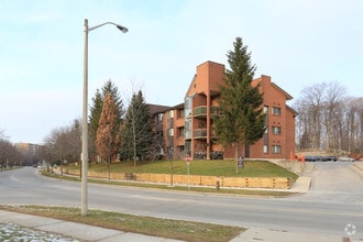 Building Photo - Country Hill Villas