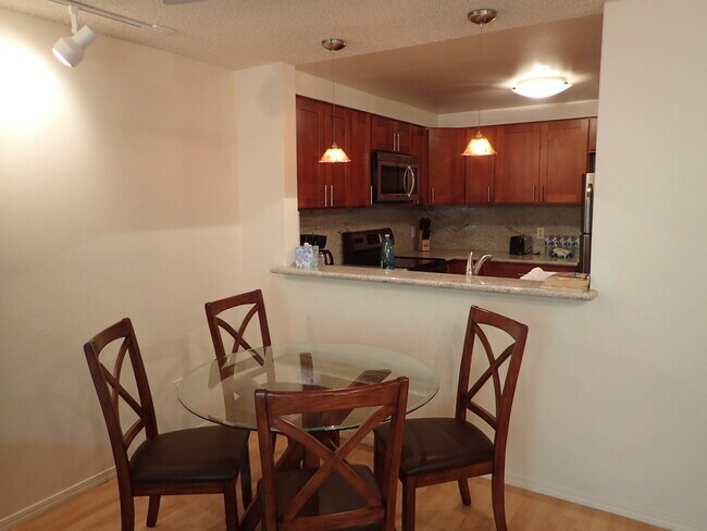 Building Photo - BEAUTIFUL FURNISHED 2bed/2Bath KIHEI SHORE...