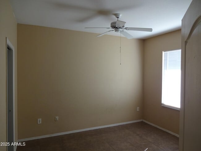 Building Photo - 2929 W Yorkshire Dr