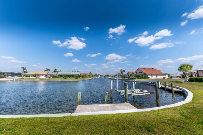 Building Photo - 2572 Brazilia Ct