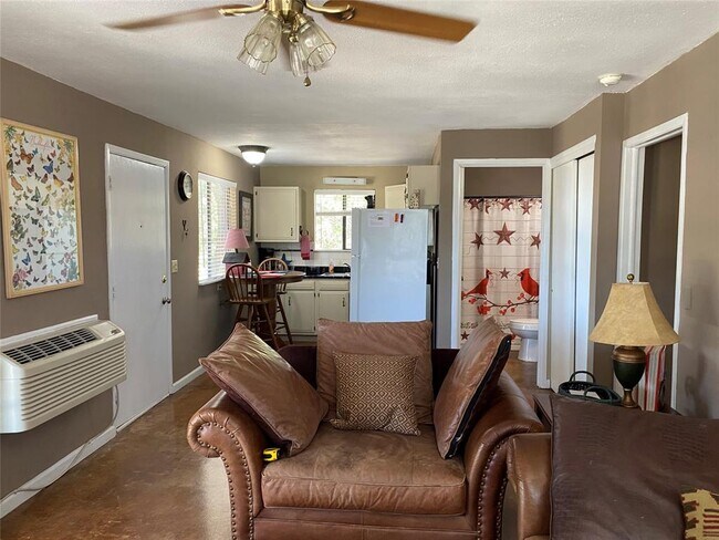 Foto del edificio - 307 Eagles Nest Dr