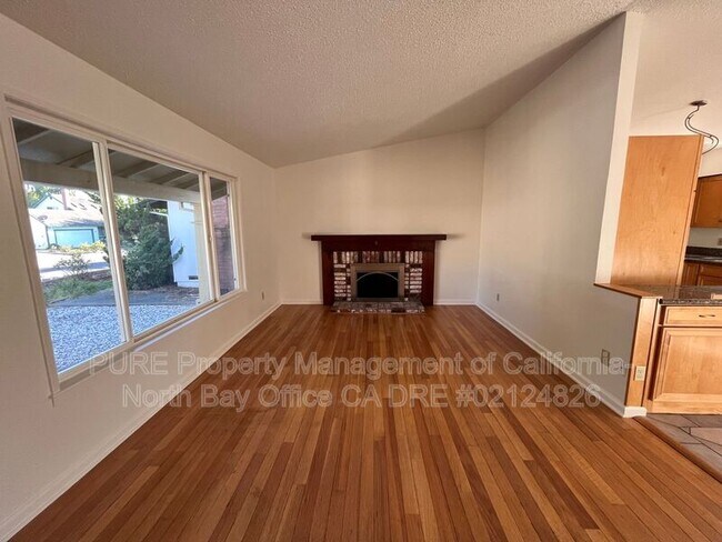 Foto del edificio - 1447 Quail Dr