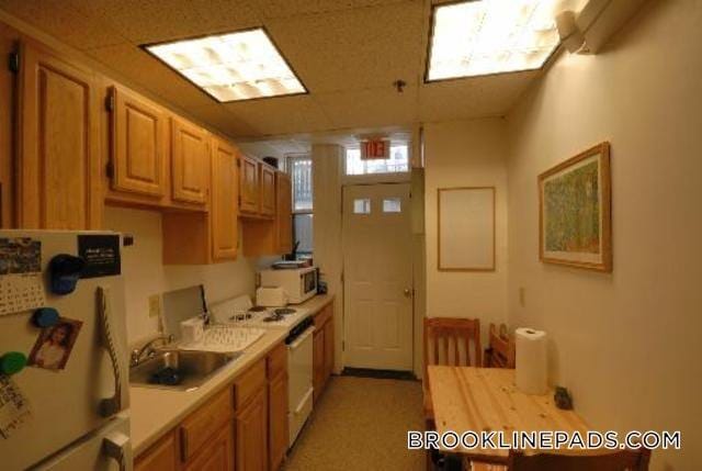 Building Photo - 1077 Beacon St