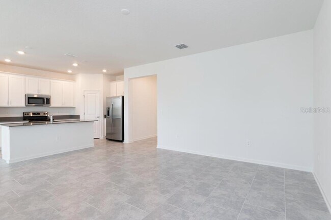 Building Photo - 181 Aces High Ln