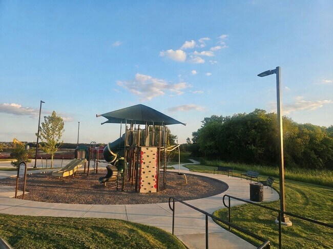 Building Photo - 1200 Lancaster Dr