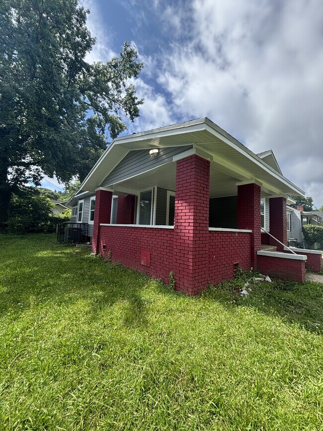 Building Photo - 7231 1st Ave S