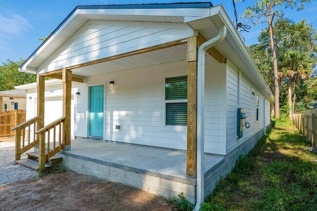 Building Photo - 2842 N 6th St