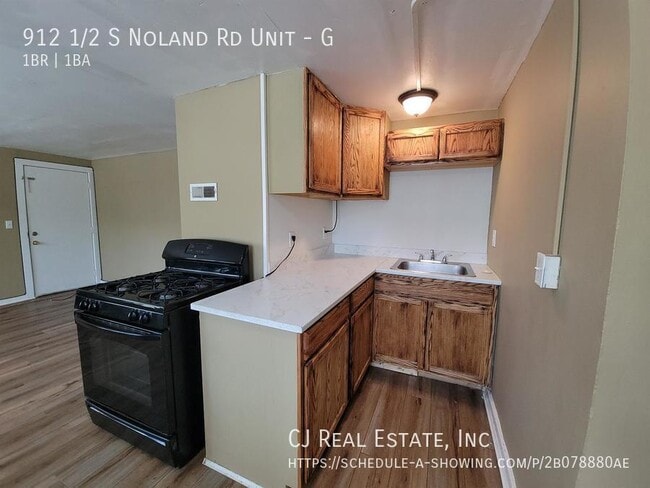 Building Photo - 912 S Noland Rd