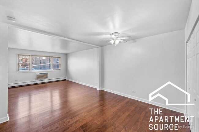 Foto del edificio - 7319 N Rogers Ave