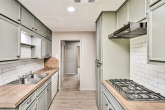 Building Photo - 1902 W Gulf St