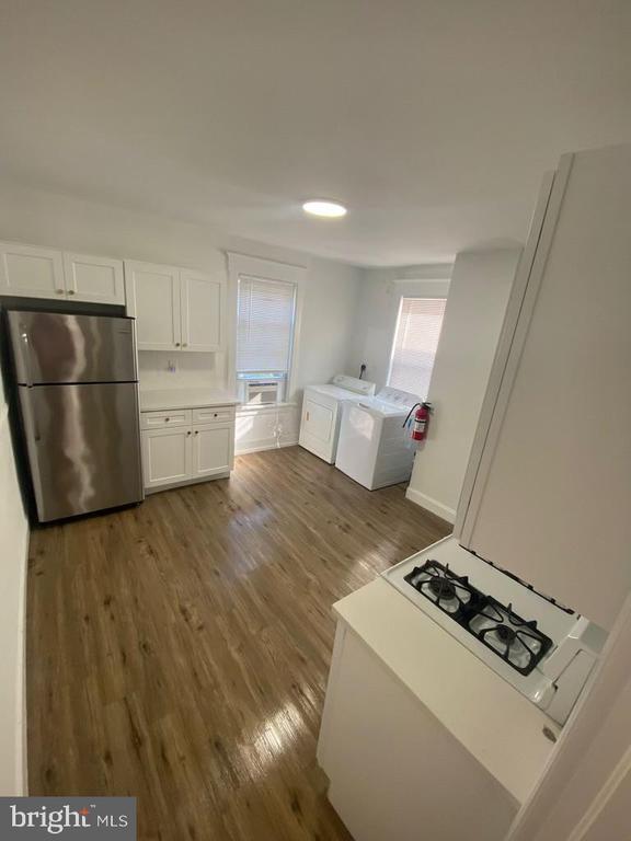 Primary Photo - 102 Chestnut St