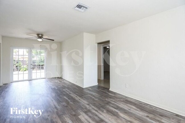 Building Photo - 6505 Flagler St