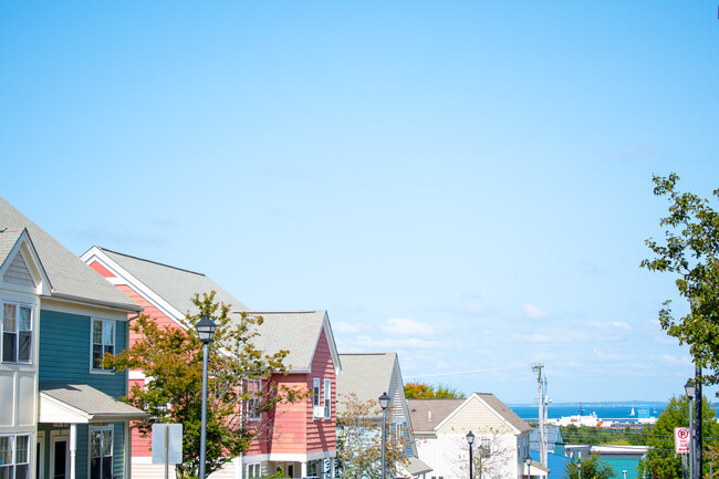 Foto del edificio - Newport Heights