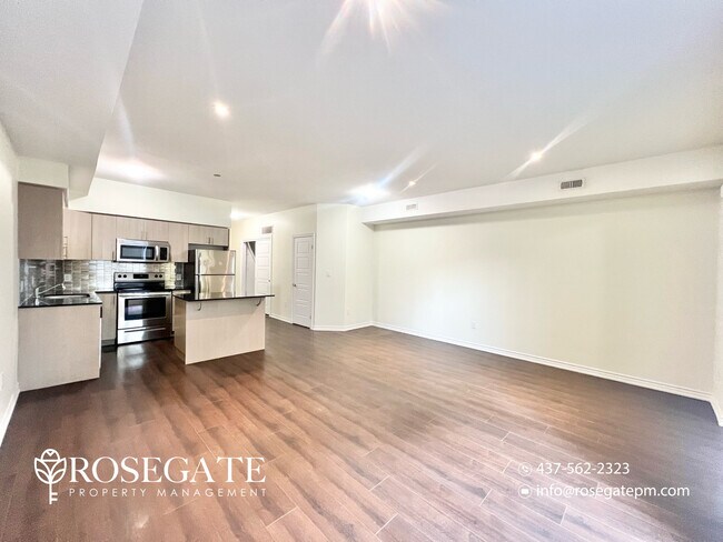 Photo du bâtiment - Modern 2-Bedroom Condo-Townhouse with Balcony & Parking – Kitchener