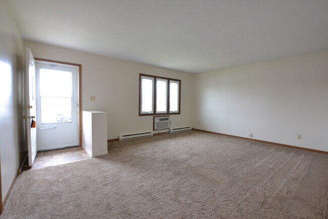 Building Photo - Adorable 2 Bedroom Apartment in Coal City