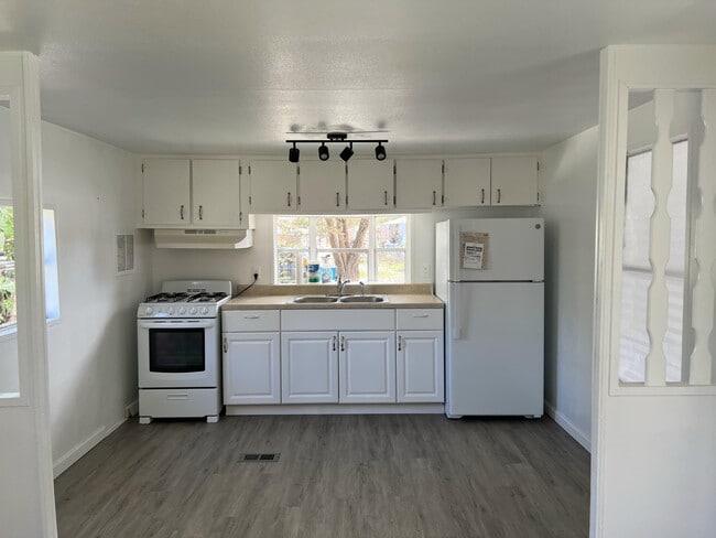 Building Photo - 127 Orchard Pl