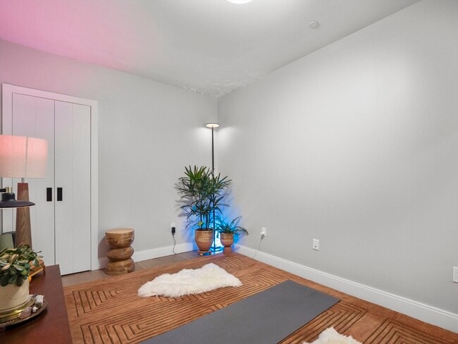 Building Photo - 9 Central St