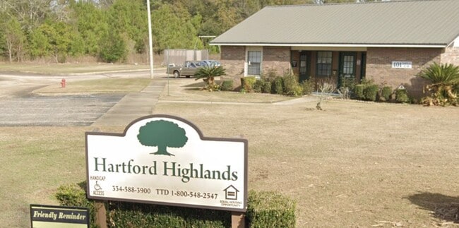 Building Photo - 401 Dogwood Dr