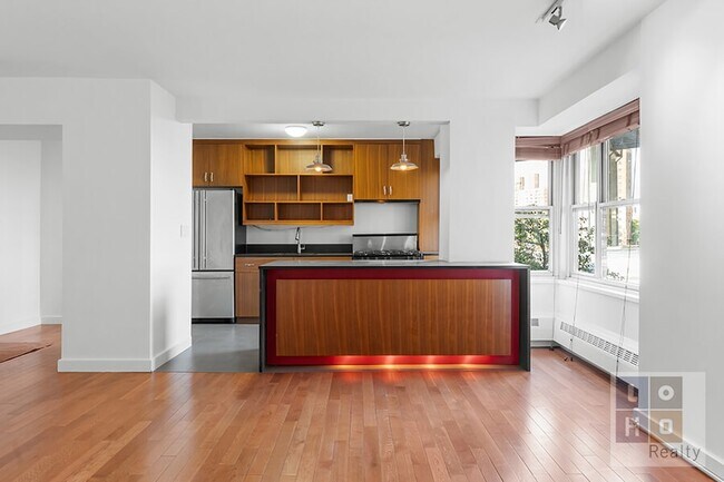 Foto del edificio - 477 FDR Dr