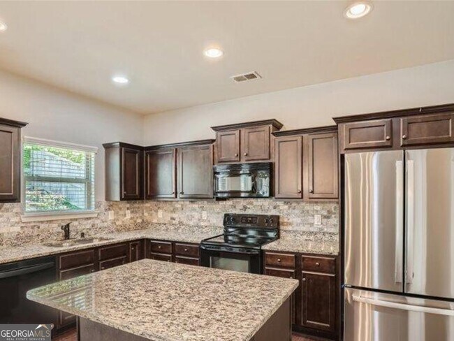 Foto del edificio - 727 Pine Ln