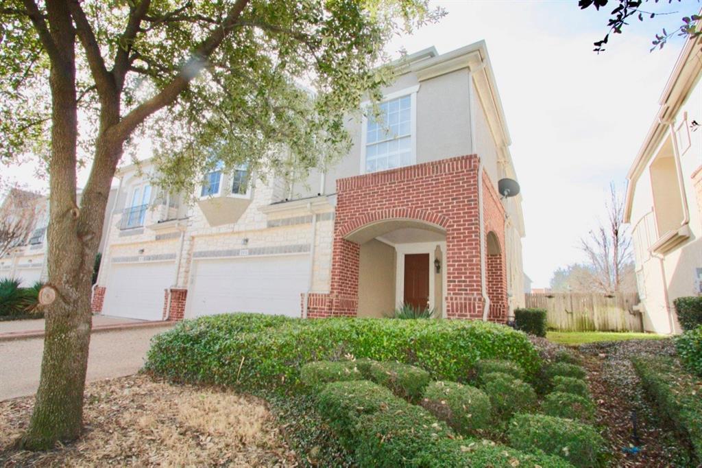 Primary Photo - 2512 Champagne Dr