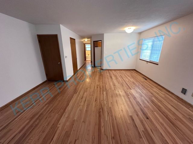 Building Photo - Charming 2-Bed Oasis with 1,111 Sq Ft of C...