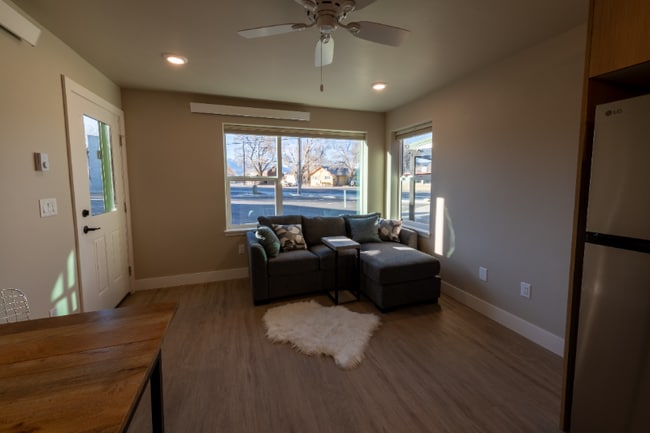 Building Photo - 302 CO-291