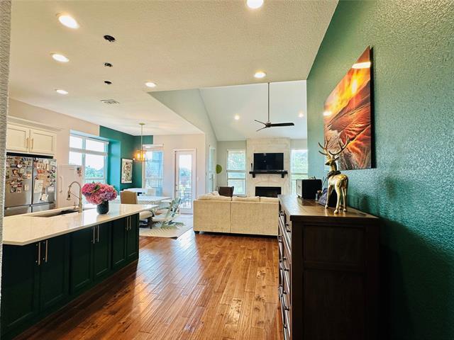 Building Photo - 401 Plumeria Dr