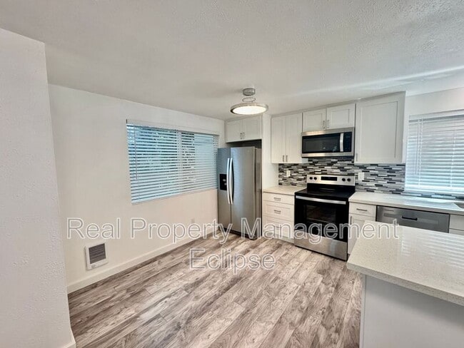 Building Photo - 1701 Sturgus Ave S