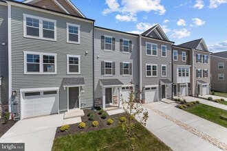 Building Photo - 505 Fontana Cir