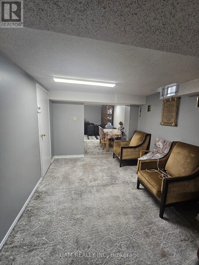 Building Photo - 200 Kingsbridge Garden Cir